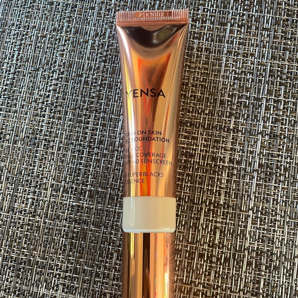 Yensa Skin On Skin BC Foundation Light Neutral